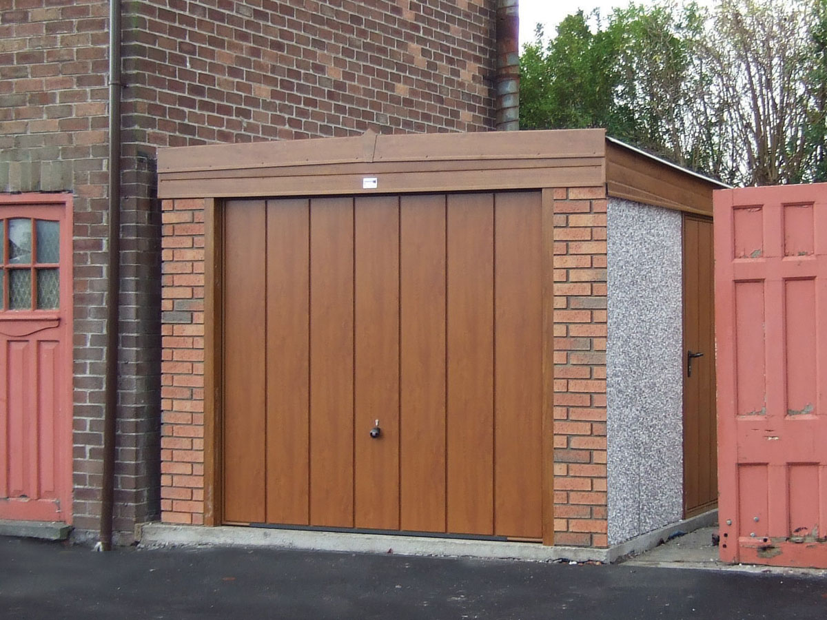 nice woodgrain garage