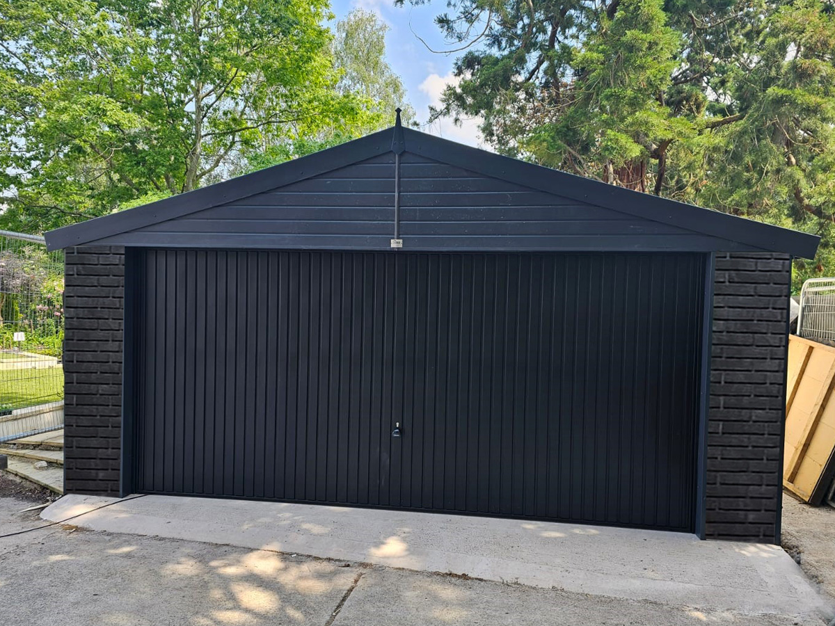 monarch-graphiter garage for parking